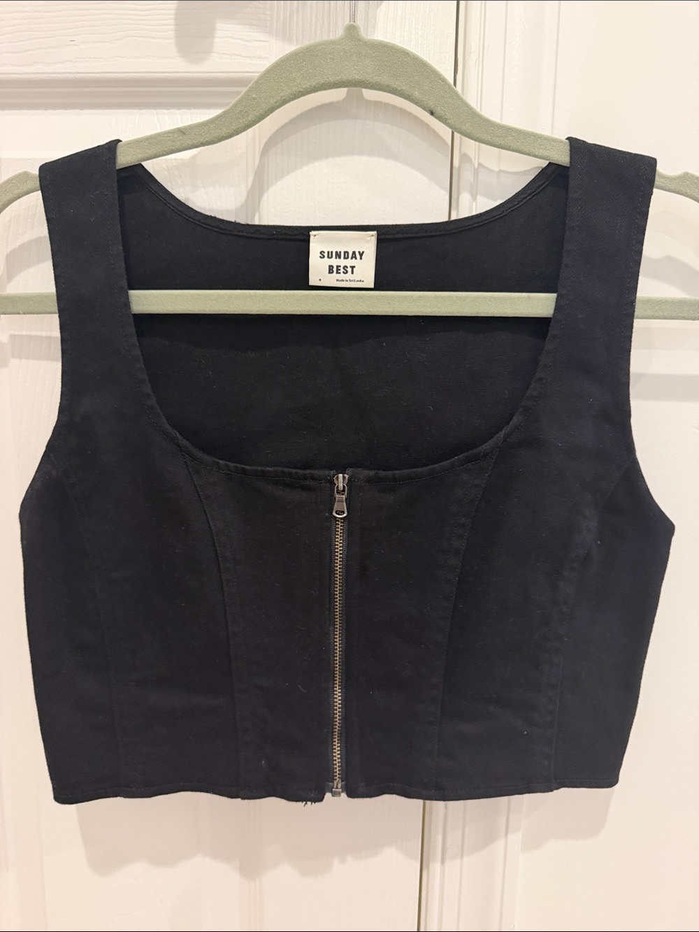 ARITZIA Sunday Best Black Zip Cropped Tank